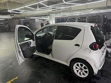 тан айго: Toyota Aygo: 2011 г., 1 л, Бензин — 4