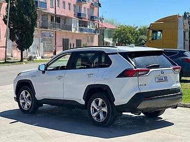 rav 4 2018: Toyota RAV4: 2019 г., 2.5 л, Вариатор, Гибрид, Кроссовер — 2