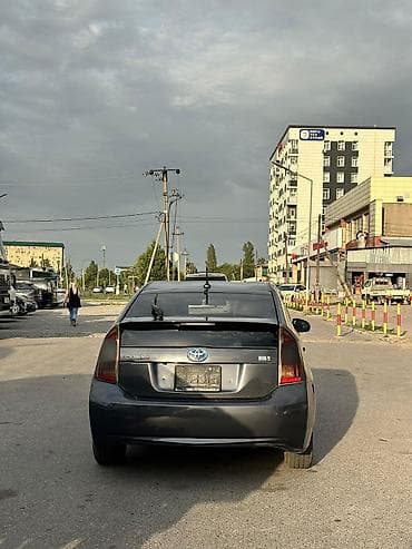 bmw 2: Toyota Prius: 2015 г., Вариатор, Гибрид, Хэтчбэк — 4