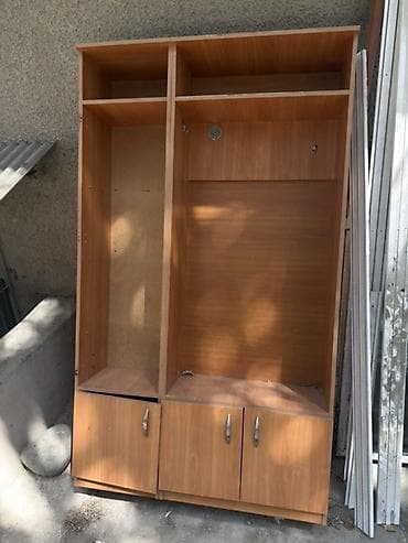 шкафы прихожая: Секция прихожей + комплект старых оконных рам Описание: - Секция для — 4