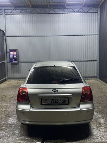 кун на юто: Toyota Avensis: 2003 г., 1.8 л, Механика, Бензин, Седан — 3