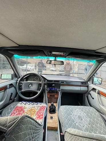 mazda 326: Mercedes-Benz W124: 1990 г. — 6