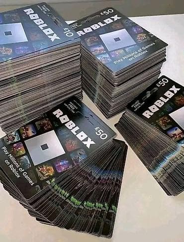 Подарочные карты Roblox (GBP) - Номиналы на фото: £10 и £50. -