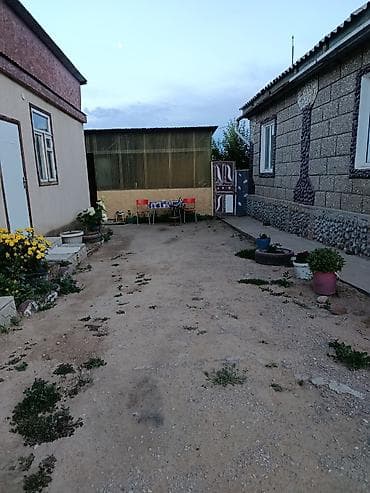 котед: Продам дом в Бостери. Иссык -куль. 4 комнаты,сан/узел,душ. коттеджи — 2
