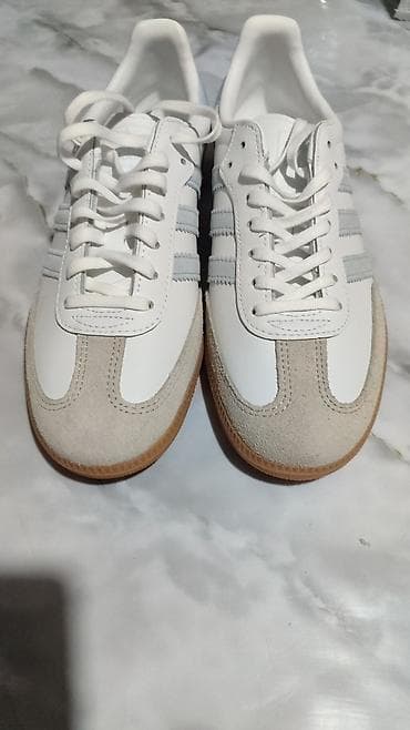 футбол красовка: Мужские кроссовки, 40, Adidas, Новый, цвет - Белый, Самовывоз — 2