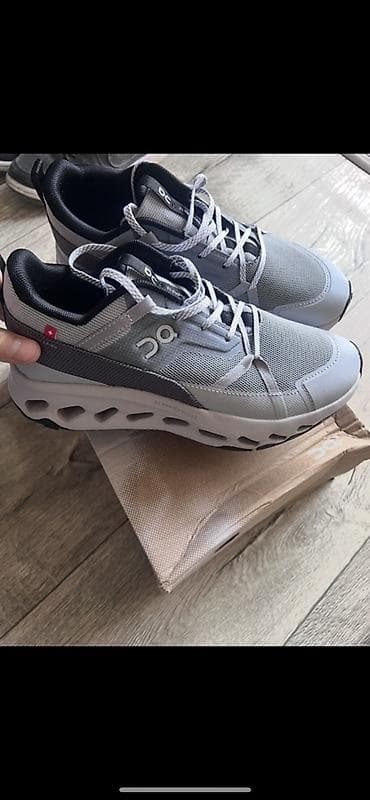 беговые ботасы: Б/у Кроссовки On (ON Running) серо-белые - Модель с фирменной — 2