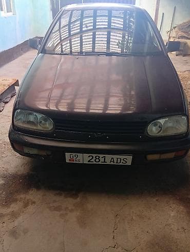 Volkswagen Golf: 1993 г., 1.8 л, Механика, Бензин, Седан