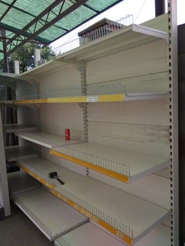 промышленные холодильники для хранения овощей и фруктов: Продаю полки металические — 3