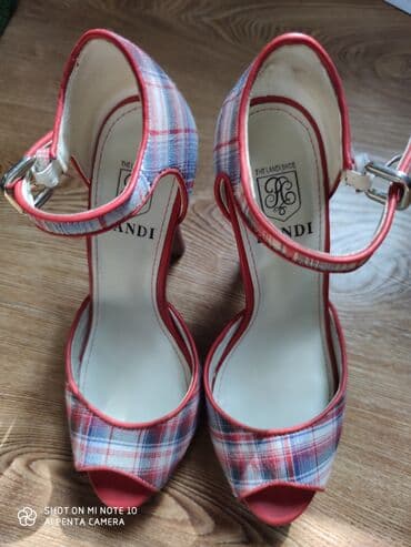 шлепка: Продам босоножки б/у красивые 36 размера — 1