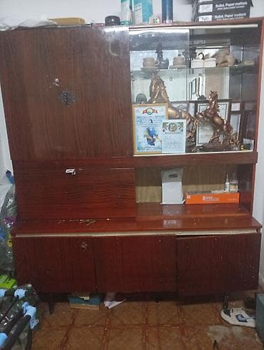 туалетный столик с зеркалом цена: Продам срочно сервант — 1