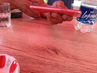 true: IPhone XR, цвет Coral (оранжево‑розовый) - Корпус: стекло/алюминий — 5