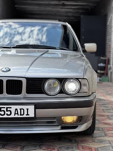 света музука: BMW 5 series: 1989 г., 2.8 л, Механика, Бензин, Седан — 3