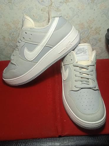 Мужские кроссовки, 39.5, 40, Nike, Новый, цвет - Серый, Самовывоз at lalafo.kg Мужские кроссовки, 39.5, 40, Nike, Новый, цвет - Серый, Самовывоз
