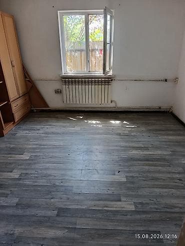 Комната с антресолью/лофтом в частном доме. - Планировка: основная at lalafo.kg Комната с антресолью/лофтом в частном доме. - Планировка: основная