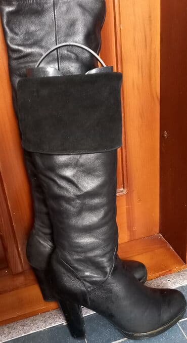 Спецодежда: Кожанная сапоги, размер 37, почти новая, пару раз одела. Купила за — 3