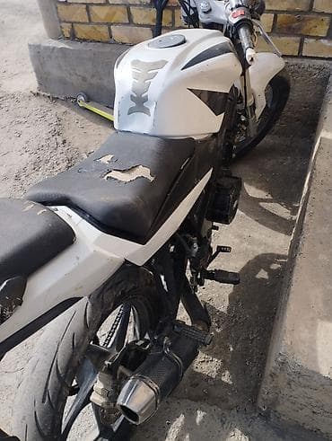 abs prius: Мотоцикл дорожный/нейкед, бело‑чёрный. Характеристики и оснащение по — 1