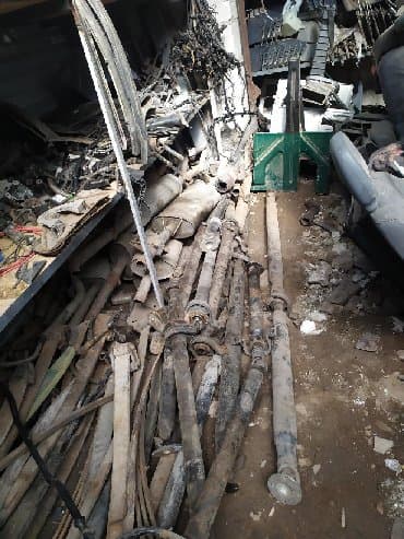 продаю кадиллак: Бу запчасти — 13