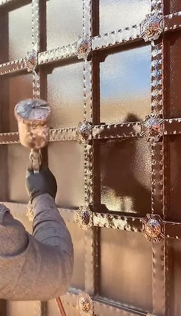 рестоврация ворот: Штукатурка, ложим кафель, стенные текстуры, красим вороты, шпаклёвка — 6