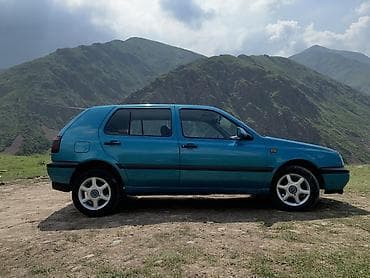 Унаа: Volkswagen Golf: 1993 г., 1.8 л, Кол менен иштөөчү, Бензин, Хетчбек — 5