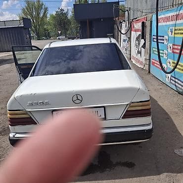 john dere: Mercedes-Benz W124: 1986 г., 2.3 л, Ручные, Бензин, Седан — 2