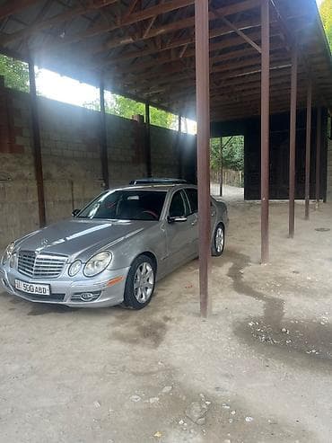 авто стенд: Mercedes-Benz E-Class: 2004 г., Автомат, Дизель, Седан — 4