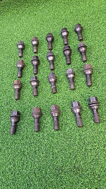 х5: Болты на колеса х5 е53 Год 2003 Цена 2000 сом за комплект В отличном — 4