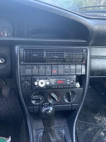 мереке авто: Audi 100: 1991 г., 2.3 л, Кол менен иштөөчү, Бензин, Седан — 8