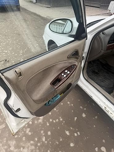 күзгү: Daewoo Nubira: 2000 г., 1.5 л, Кол менен иштөөчү, Бензин, Седан — 4