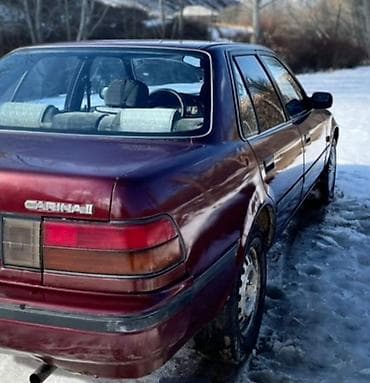 golf venta: Toyota Carina: 1992 г., 1.6 л, Механика, Бензин, Седан — 2