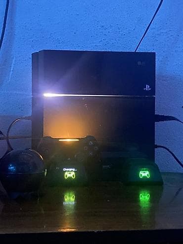 игровые консоли playstation 4: Продаю playstation 4 с играми, и 2мя контроллерами, так же подставкой — 1