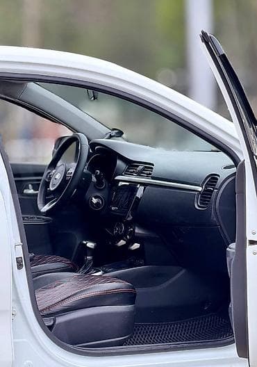 м 54: Kia Rio: 2019 г., 1.6 л, Автомат, Бензин, Седан — 7