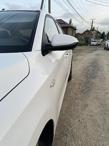 tesla 3: Hyundai Celesta: 2019 г., 1.6 л, Автомат, Бензин, Седан — 3