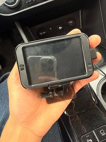 4 gb: Срочно выложили дешево покупали за 23 тысячи Видеорегистратор IROAD — 3