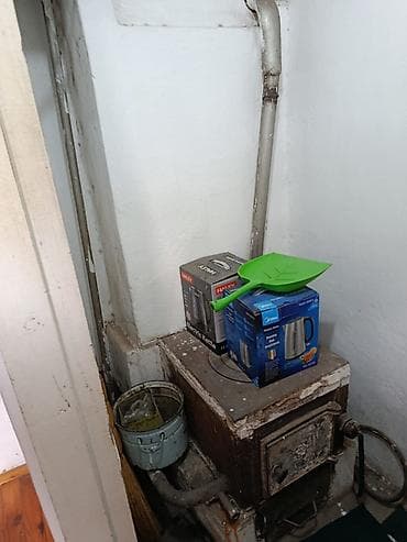 гараж кирпичный: Продаётся жилой дом с большим приусадебным участком и садом. - Дом — 7