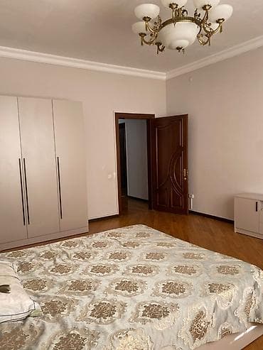 4: 4 комнаты, 220 м², Золотой квадрат Элитка, 3 этаж — 3