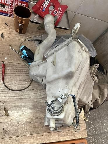 е 210: Бачок Lexus — 2