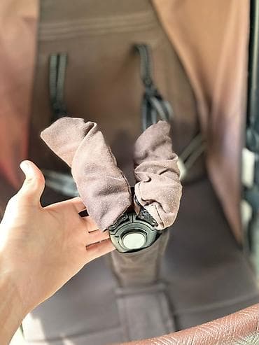 Прогулочная коляска Срочна сатылат Бир аз тушуп берем жакшы эле