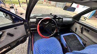 Volkswagen Golf: 1992 г., 1.8 л, Механика, Бензин, Хэтчбэк
