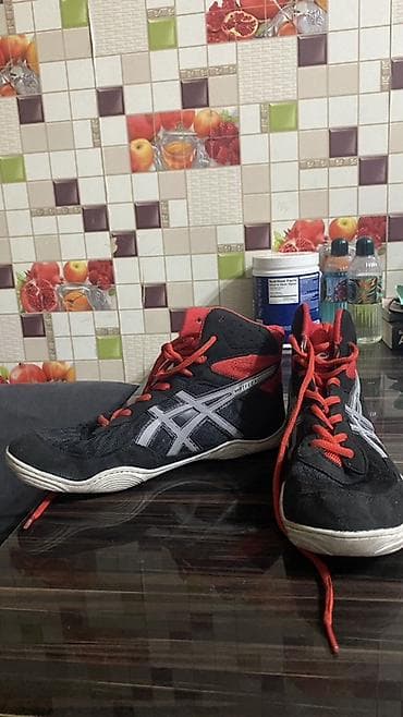 ecco 42: Мужские кроссовки, 42, Asics, Б/у, цвет - Черный, Самовывоз — 2