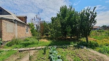 лебединовке: 🏡 Продается кирпичный дом 📍 Район: с.Лебединовка 🏠 Комнат: 5 📐 — 4