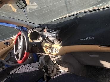 Nissan Note: 2001 г., Механика, Хэтчбэк — 2