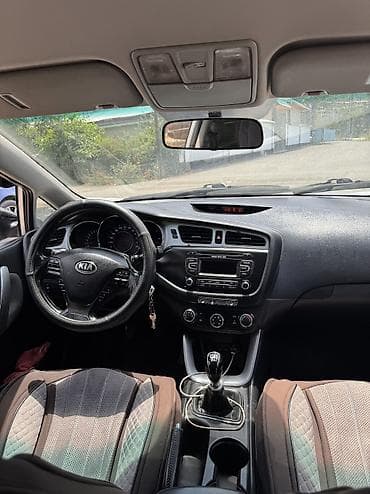 byd e6: Kia Ceed: 2013 г., 1.6 л, Механика, Бензин, Хэтчбэк — 9