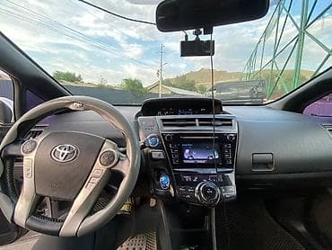 genesis авто: Toyota Prius V: 2015 г., 1.8 л, Автомат, Гибрид, Универсал — 4