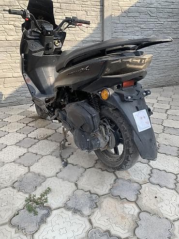 мото люлька: Макси-скутер Yamaha, 150 куб. см, Бензин, Б/у — 4