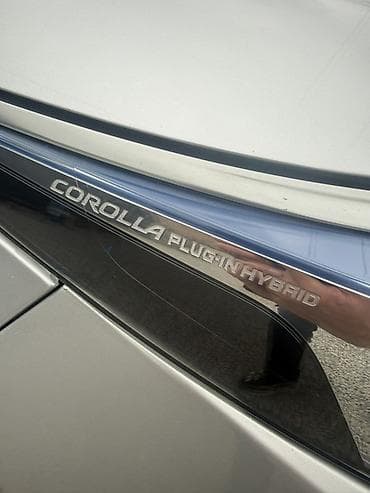 купить гибридный автомобиль: Toyota Corolla: 2019 г., 1.8 л, Вариатор, Гибрид, Седан — 2