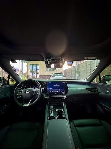 Lexus: Lexus RX: 2023 г., 2.5 л, Вариатор, Гибрид, Кроссовер — 10