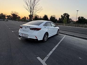 byd e2 2023: Hyundai Sonata: 2022 г., 2 л, Автомат, Газ, Хэтчбэк — 3