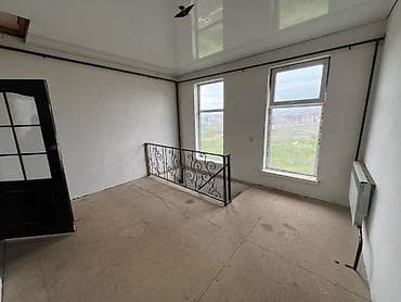 скупка домов: Продается большой 2х этажный дом .В городе Каракол участок 5сотых дом — 5
