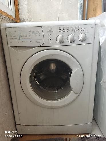 Стиральная машина Indesit IWSC 5105 (фронтальная загрузка) -