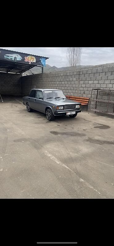 цена лексус 700: Легковой автомобиль седан, классический кузов серебристого цвета — 2